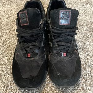 New balance 580 black and red color way